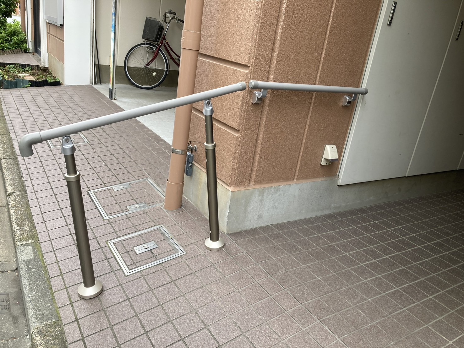 アパートの入り口をちょっと便利に